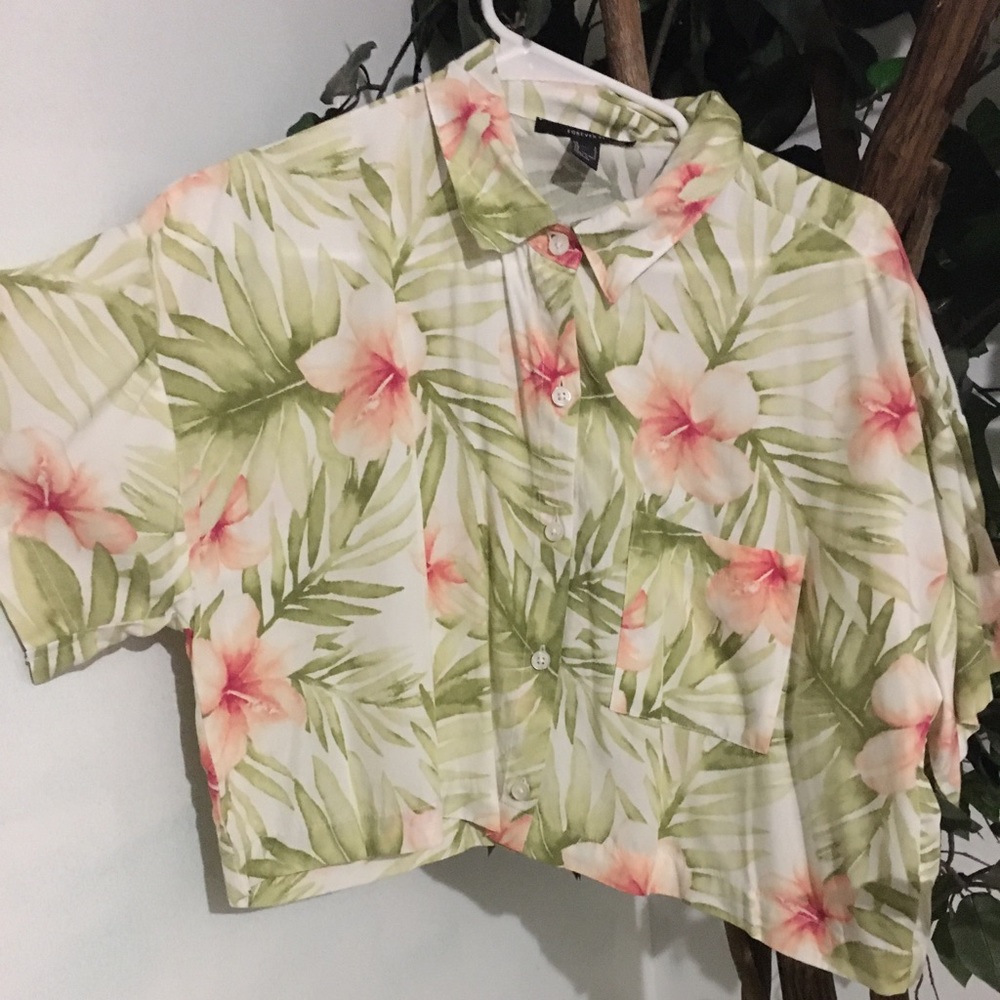 “Vacation” crop top shirt 🌴